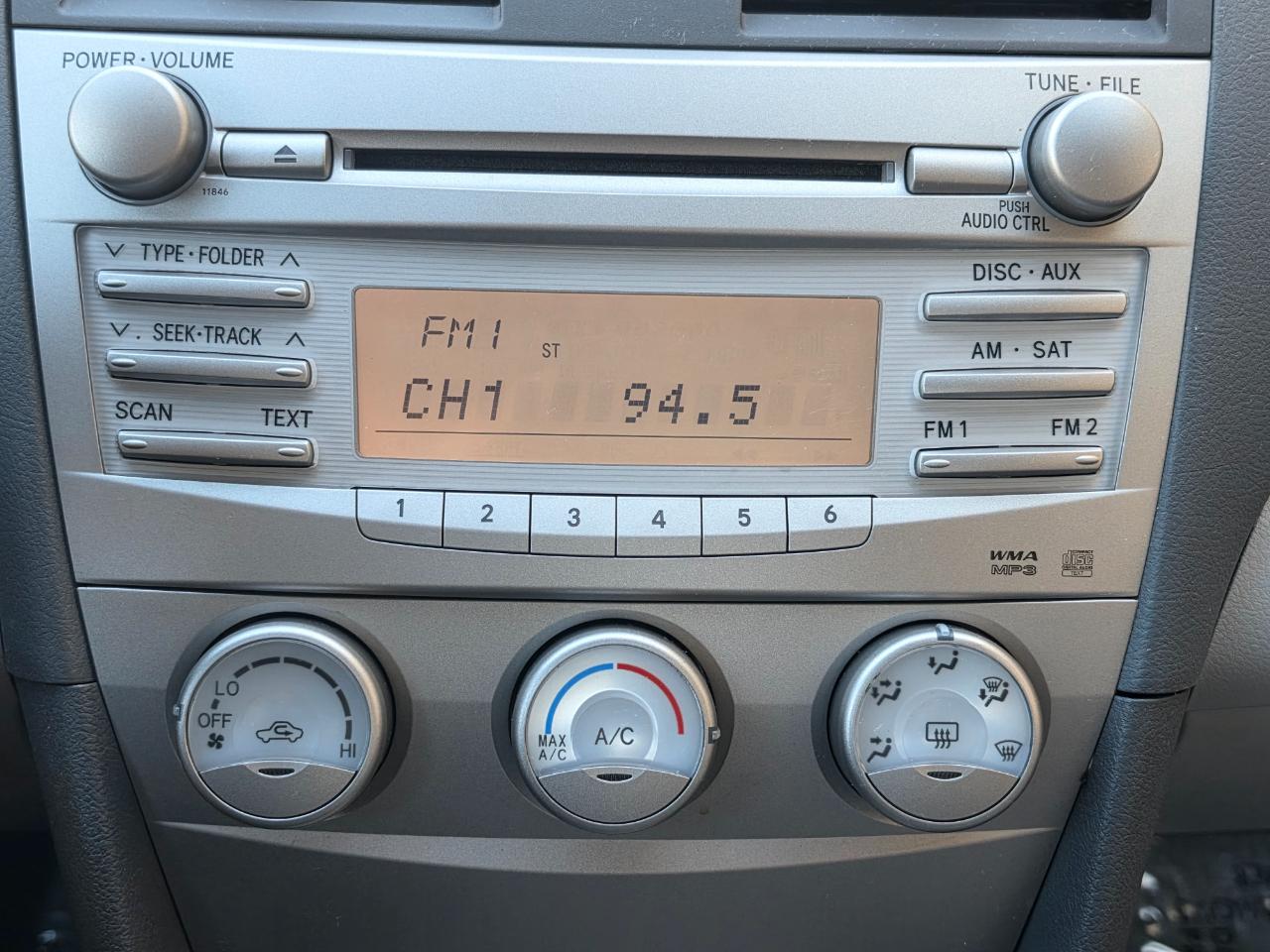 Toyota Camry 4dr Sdn I4 Man LE (Natl) 2011