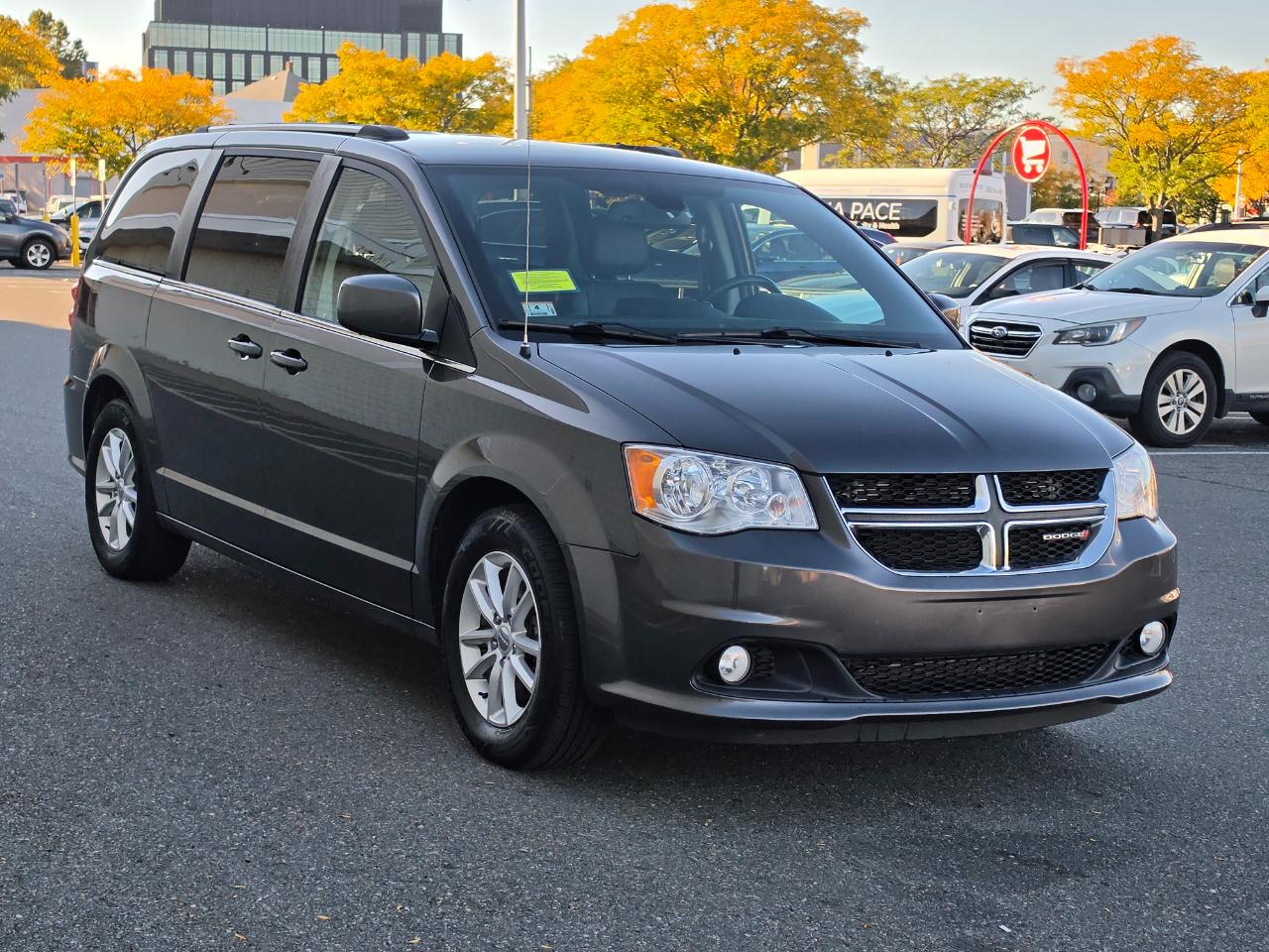 Dodge Grand Caravan photo 3