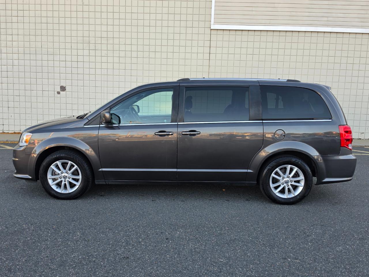 Dodge Grand Caravan photo 4