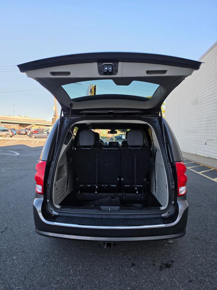Dodge Grand Caravan photo 9