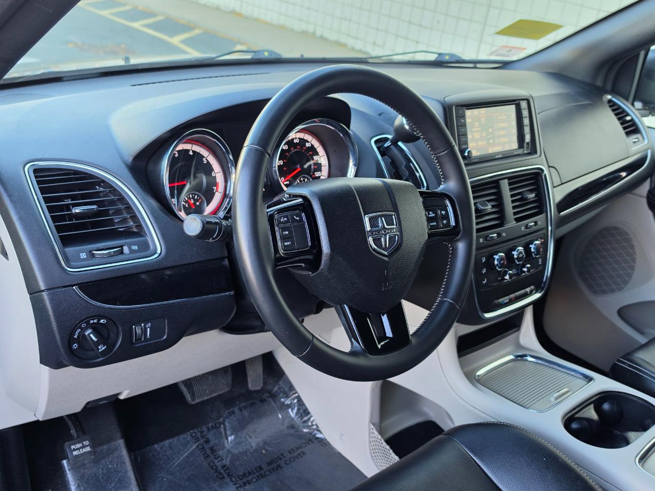 Dodge Grand Caravan photo 10