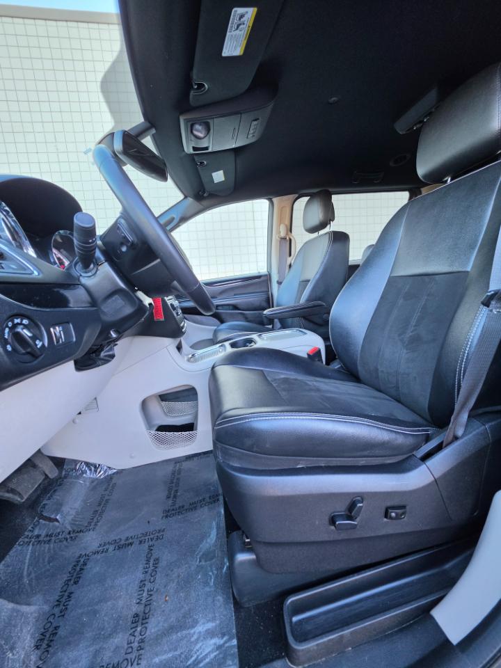 Dodge Grand Caravan photo 11