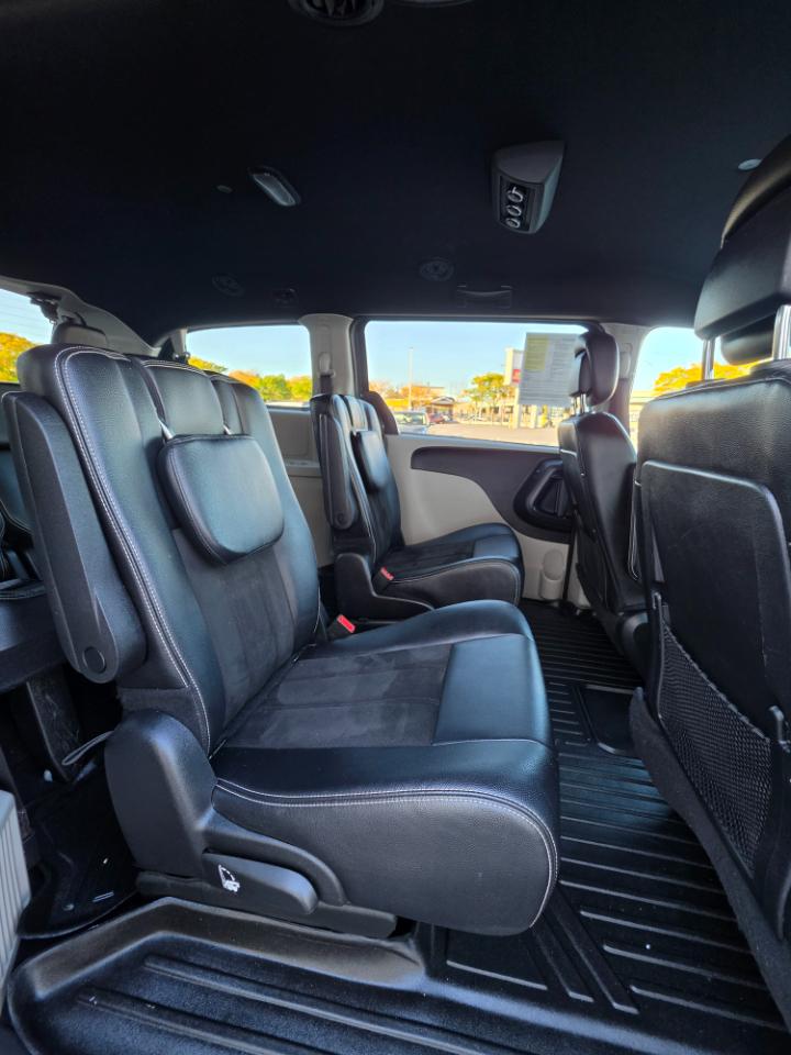 Dodge Grand Caravan photo 14
