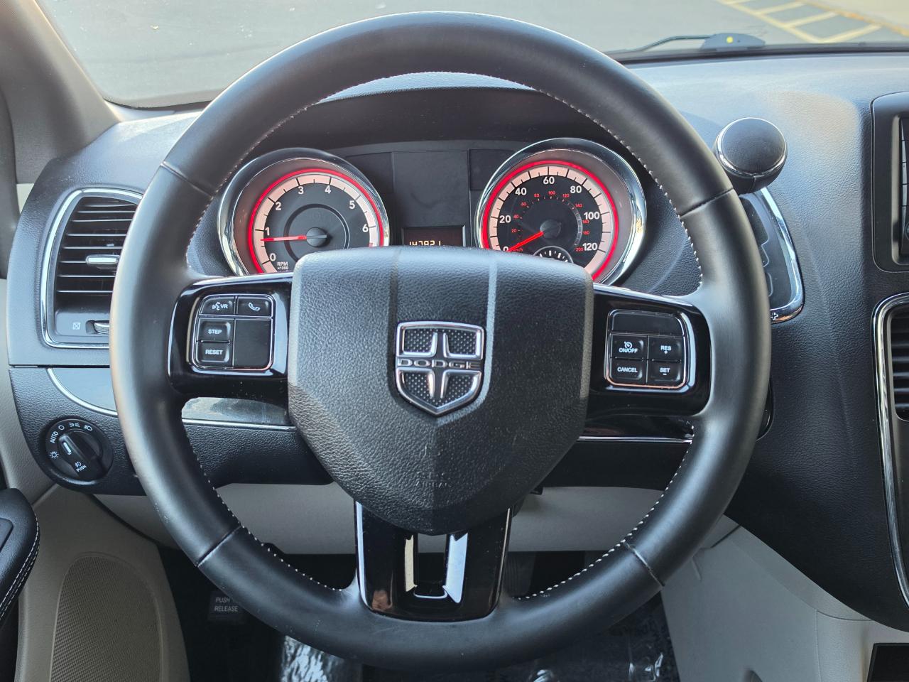 Dodge Grand Caravan photo 18