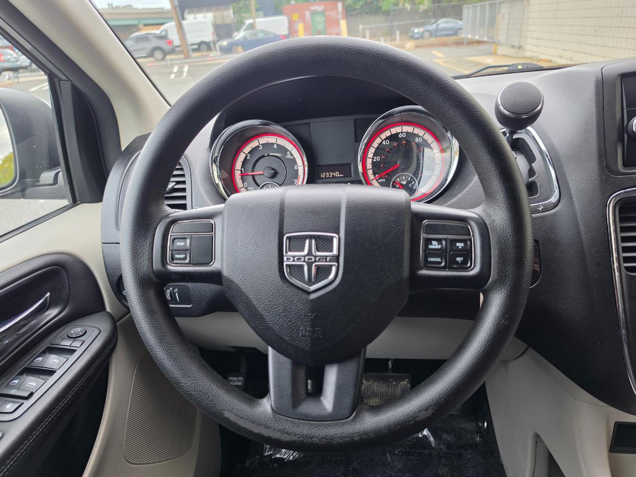 Dodge Grand Caravan photo 18