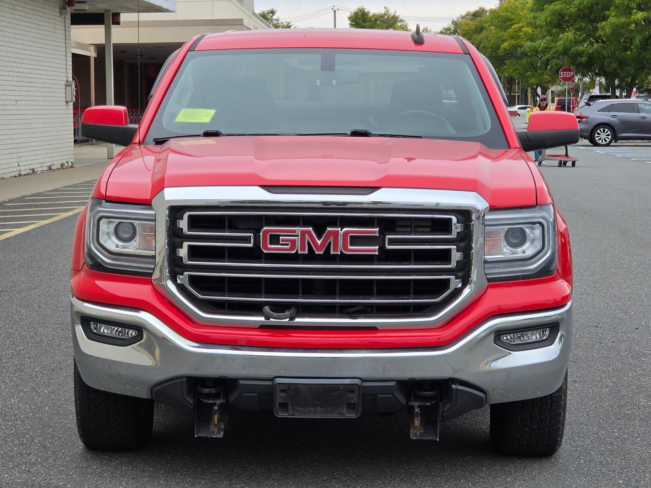 GMC Sierra photo 2