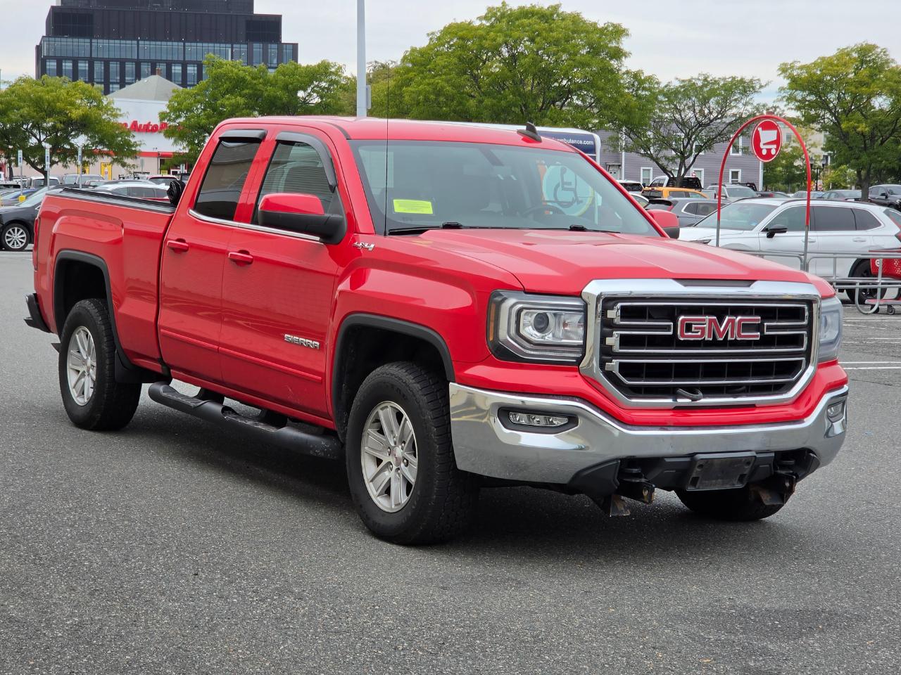 GMC Sierra photo 3