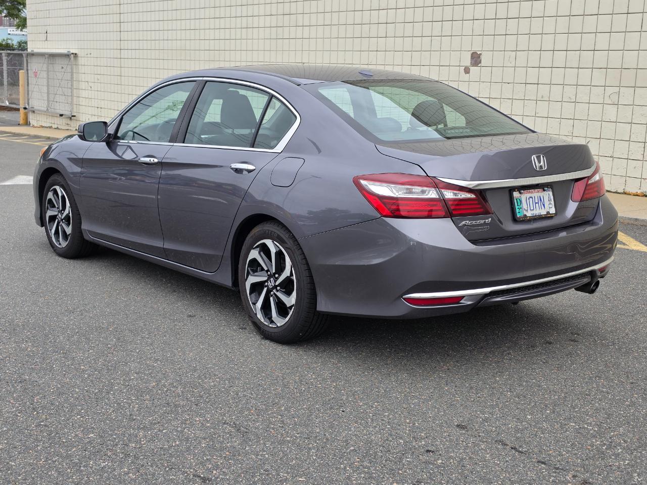 Honda Accord photo 5
