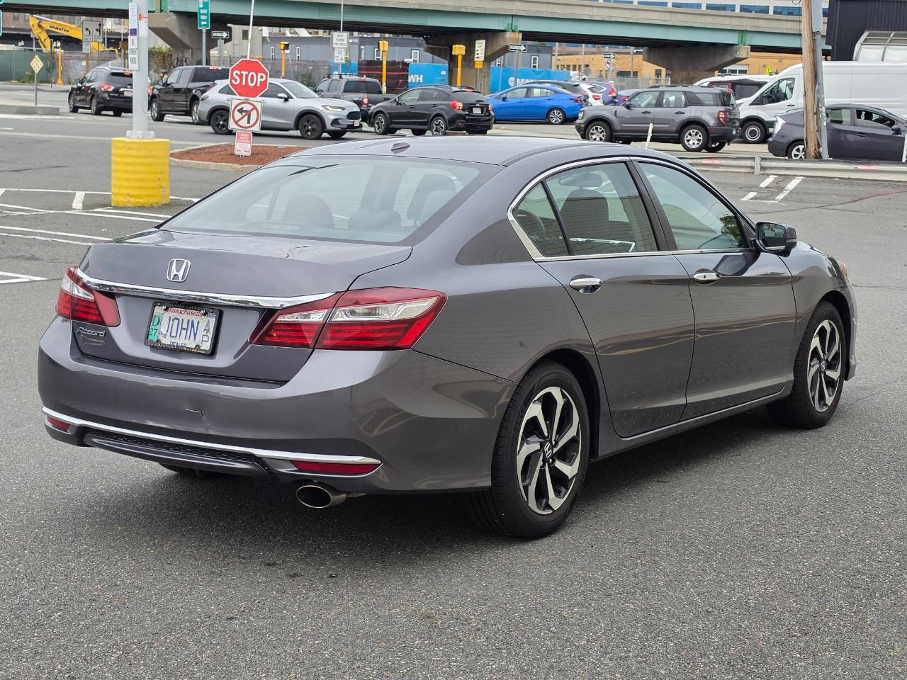 Honda Accord photo 7