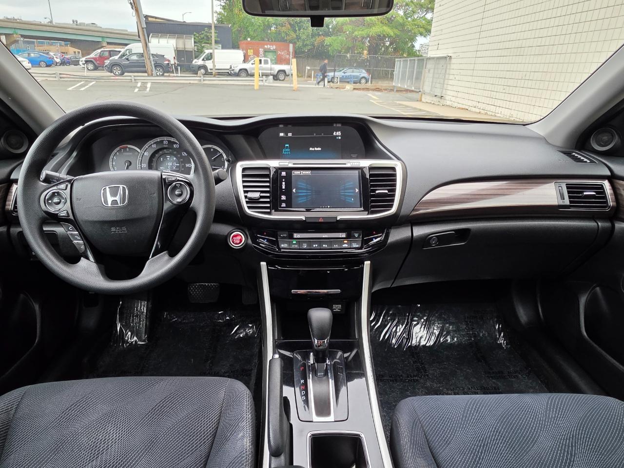 Honda Accord photo 16