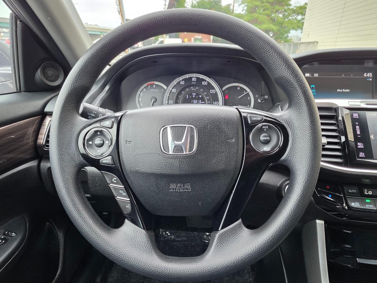 Honda Accord photo 18