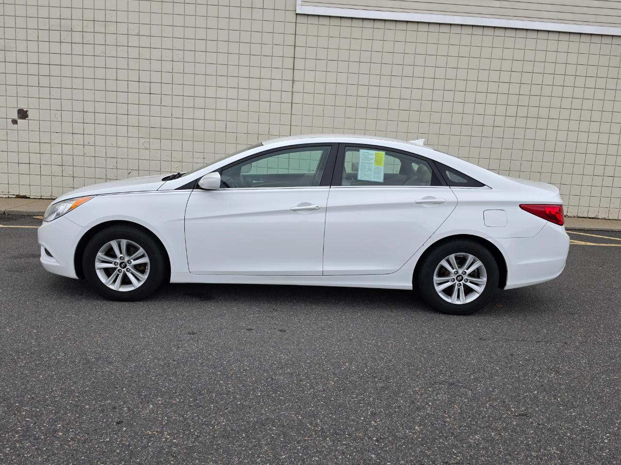 Hyundai Sonata photo 4