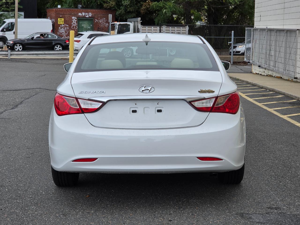 Hyundai Sonata photo 6