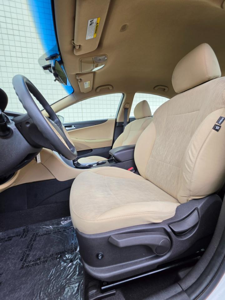 Hyundai Sonata photo 11