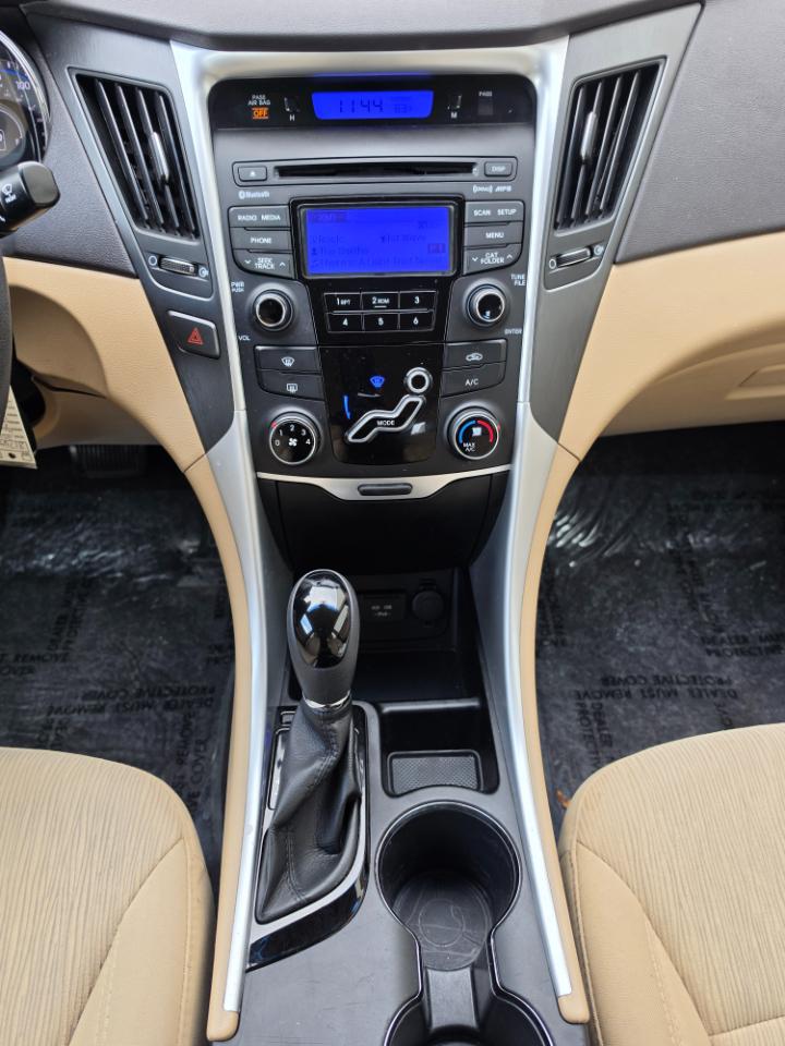 Hyundai Sonata photo 16