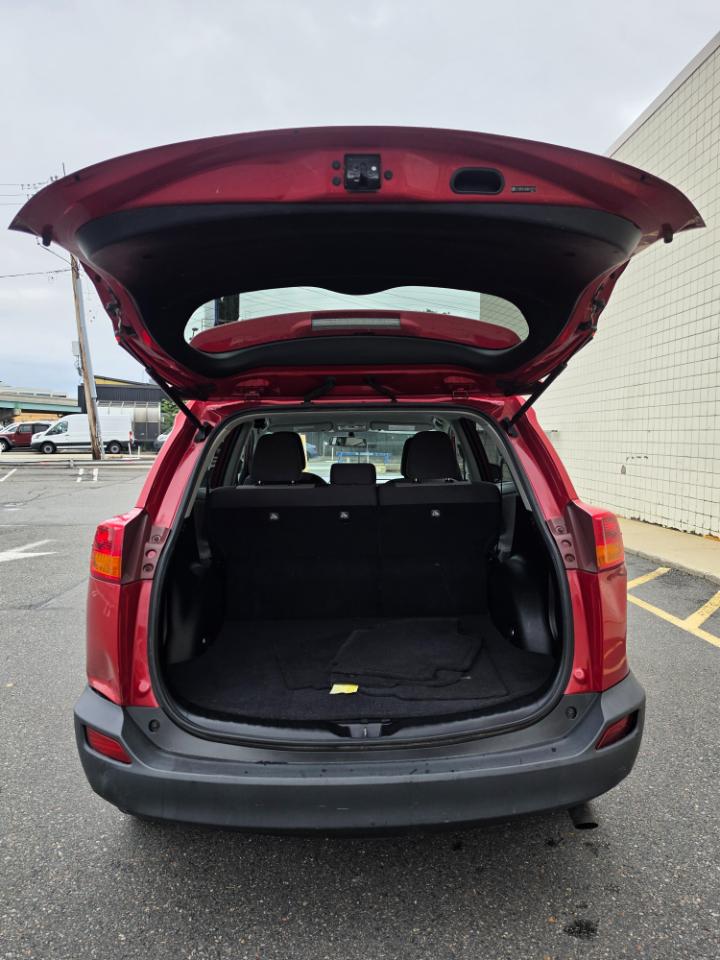 Toyota RAV4 AWD 4dr LE (Natl) 2013