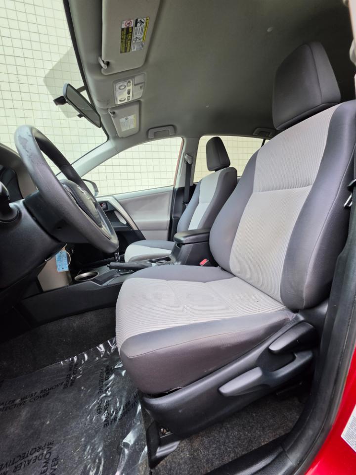 Toyota RAV4 AWD 4dr LE (Natl) 2013