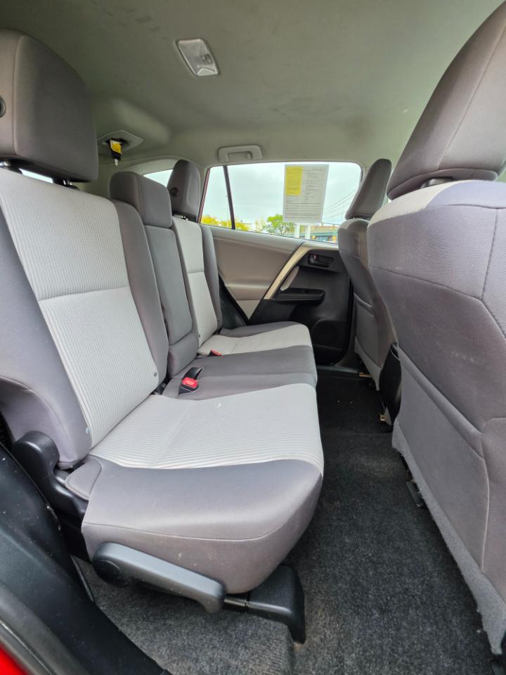 Toyota RAV4 AWD 4dr LE (Natl) 2013