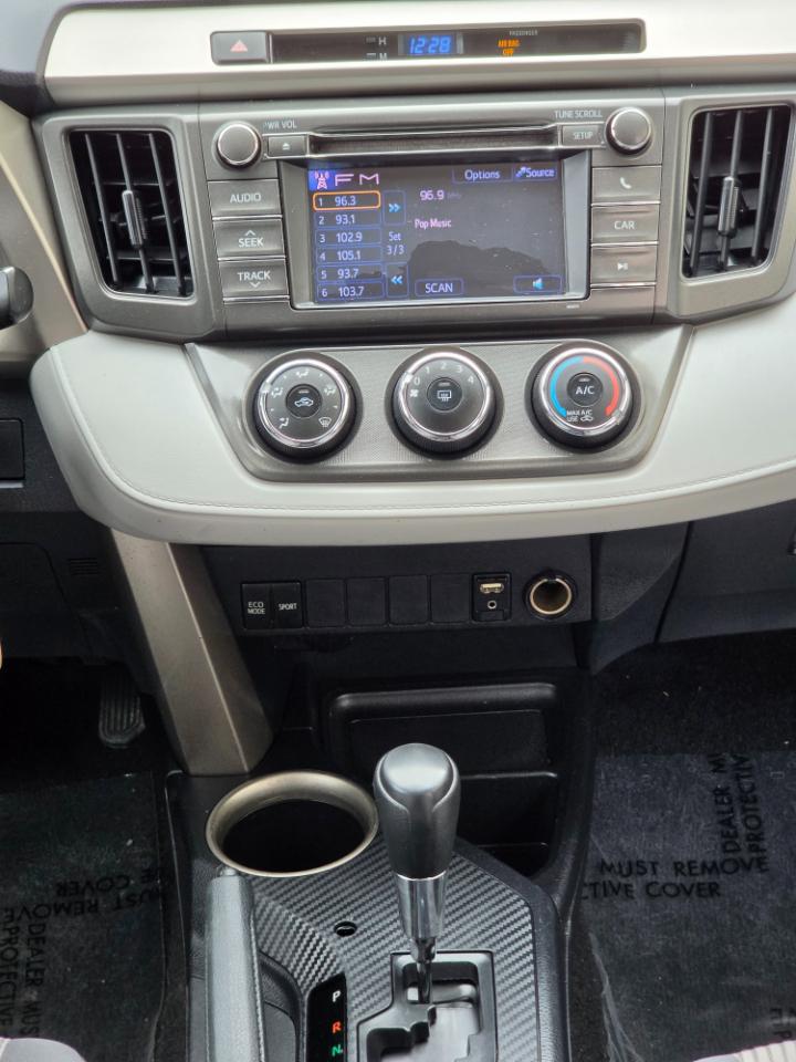 Toyota RAV4 AWD 4dr LE (Natl) 2013