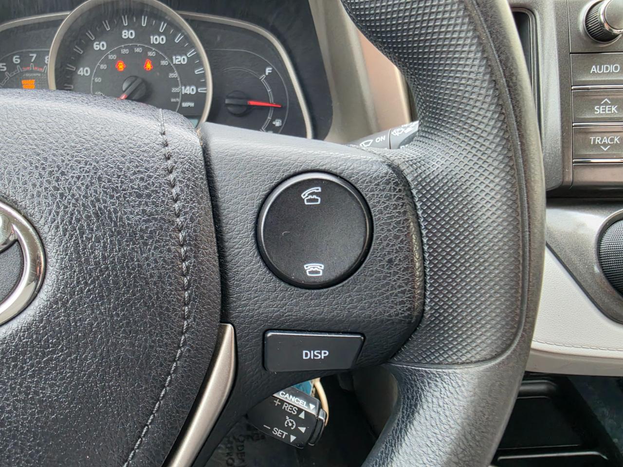 Toyota RAV4 AWD 4dr LE (Natl) 2013