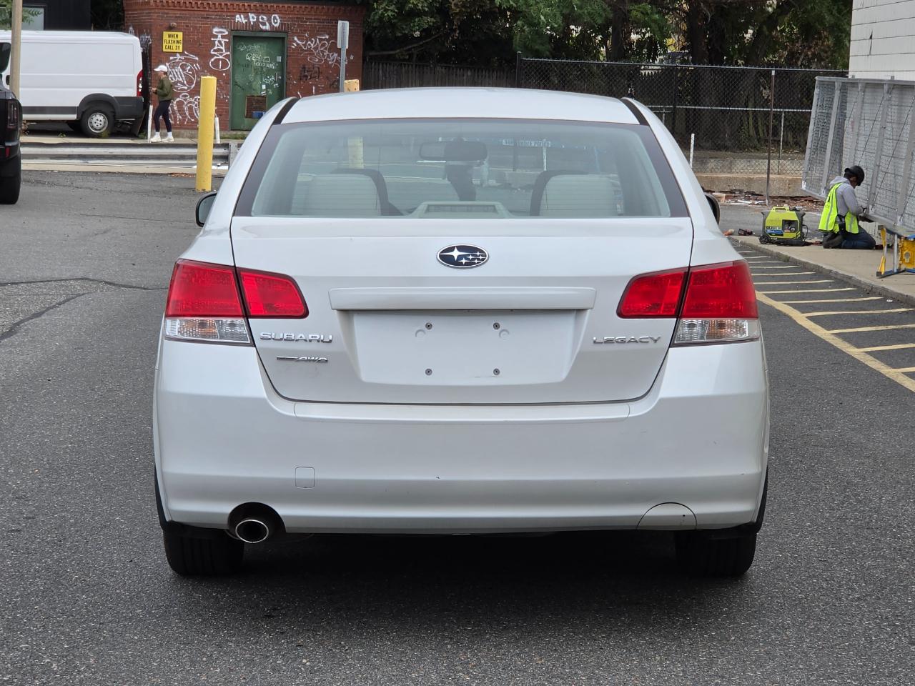 Subaru Legacy 4dr Sdn H4 Auto 2.5i Premium 2012
