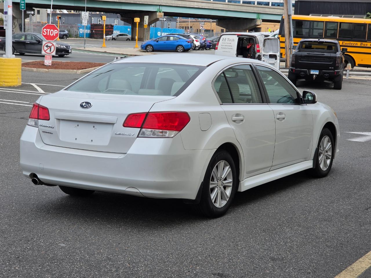 Subaru Legacy 4dr Sdn H4 Auto 2.5i Premium 2012