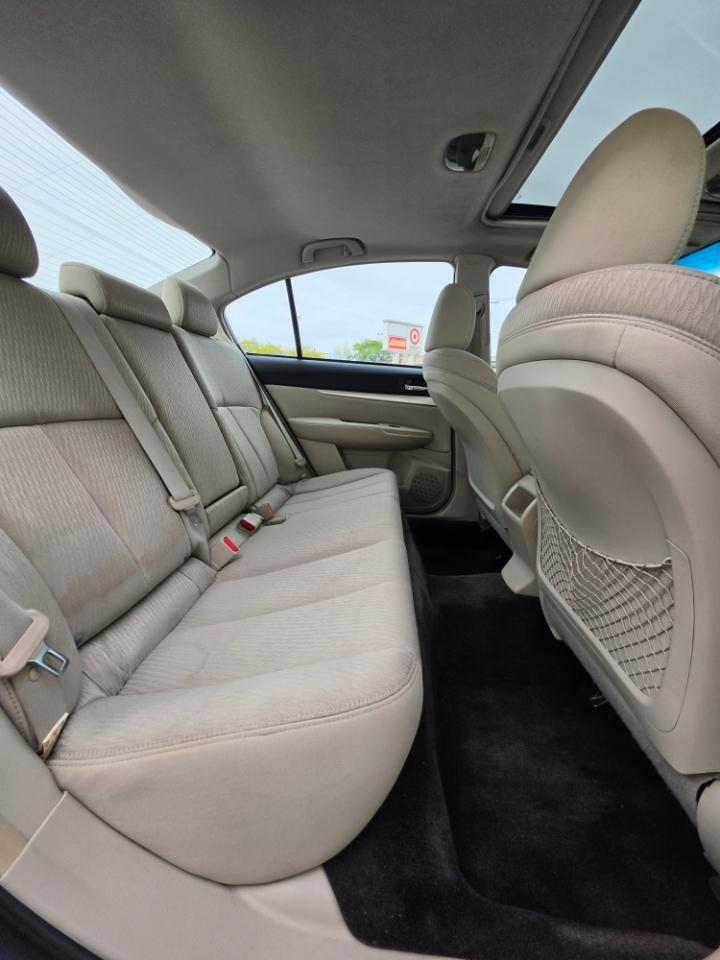 Subaru Legacy 4dr Sdn H4 Auto 2.5i Premium 2012