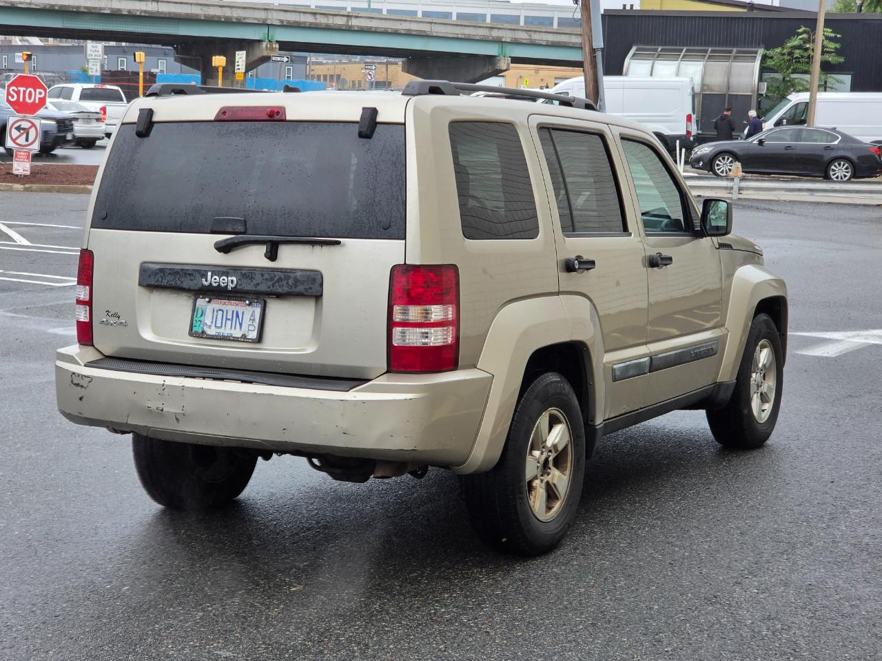 Jeep Liberty 4WD 4dr Sport 2010