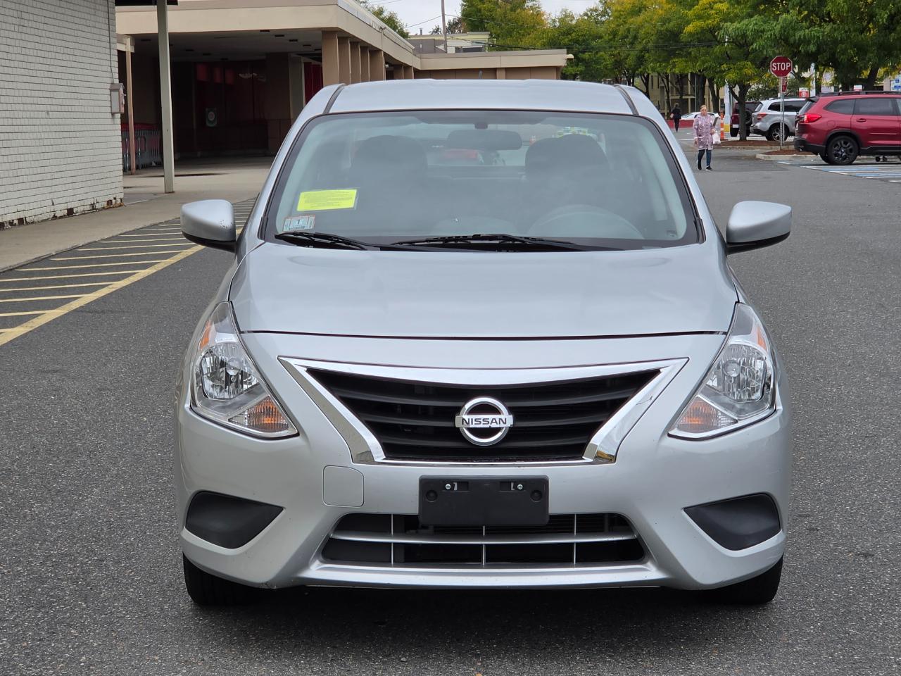 Nissan Versa Sedan SV CVT 2019