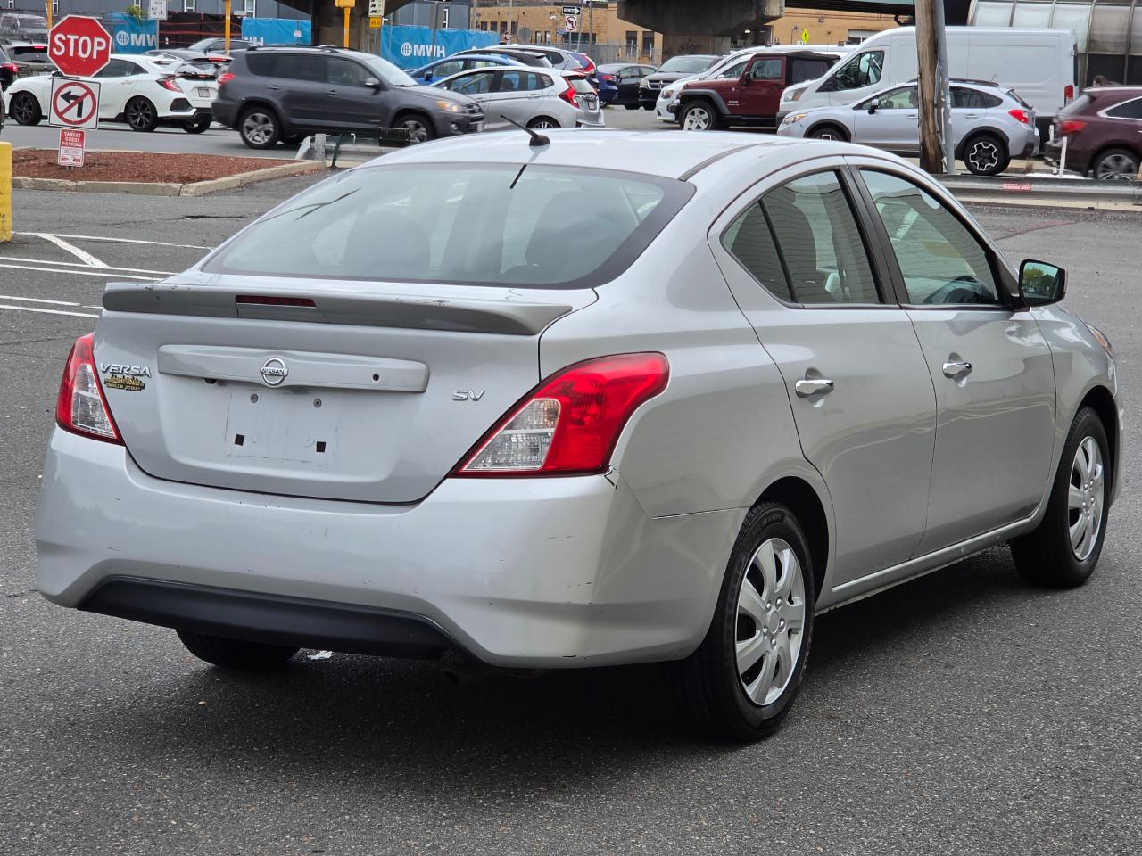 Nissan Versa Sedan SV CVT 2019