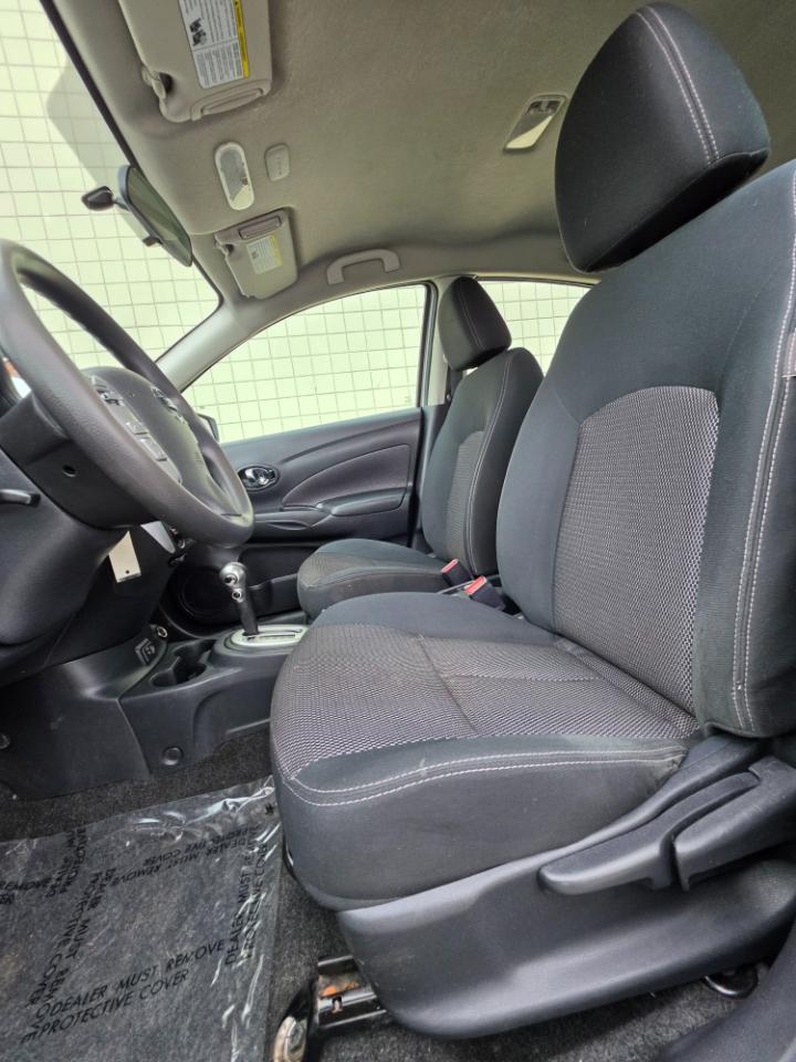 Nissan Versa Sedan SV CVT 2019