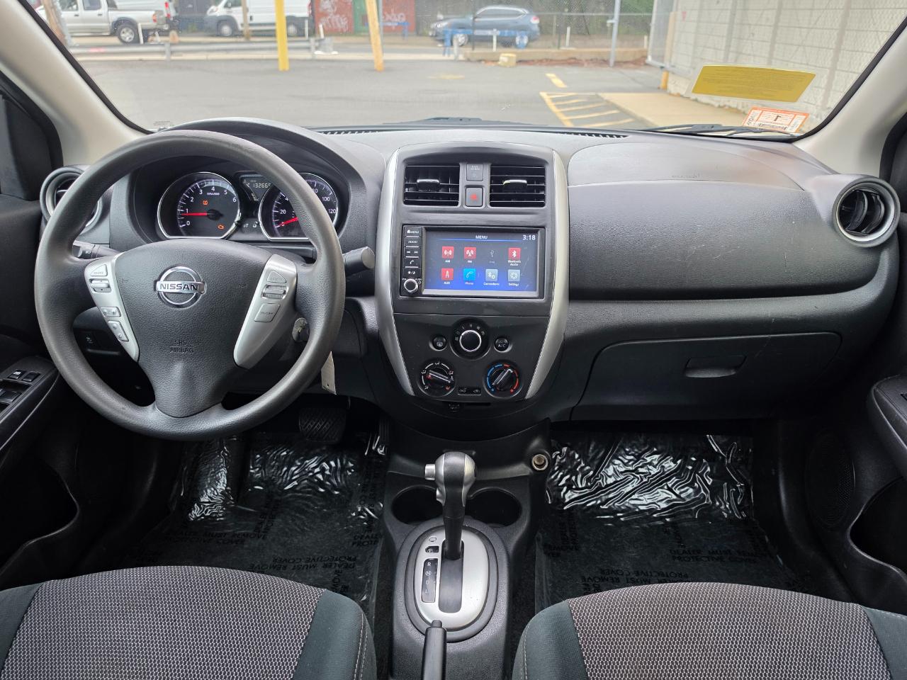 Nissan Versa Sedan SV CVT 2019