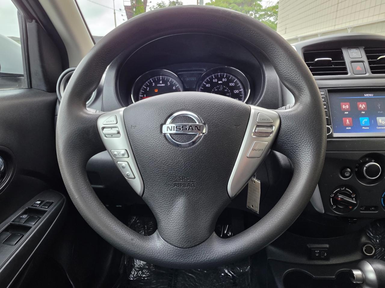 Nissan Versa Sedan SV CVT 2019