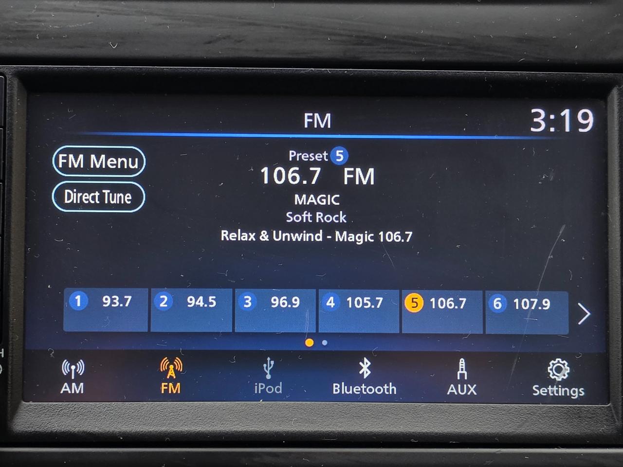 Nissan Versa Sedan SV CVT 2019