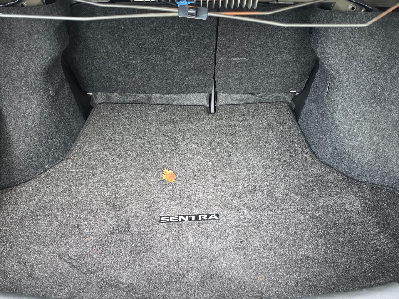 Nissan Sentra 4dr Sdn I4 CVT SR 2015
