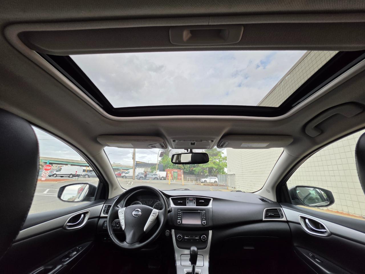 Nissan Sentra 4dr Sdn I4 CVT SR 2015