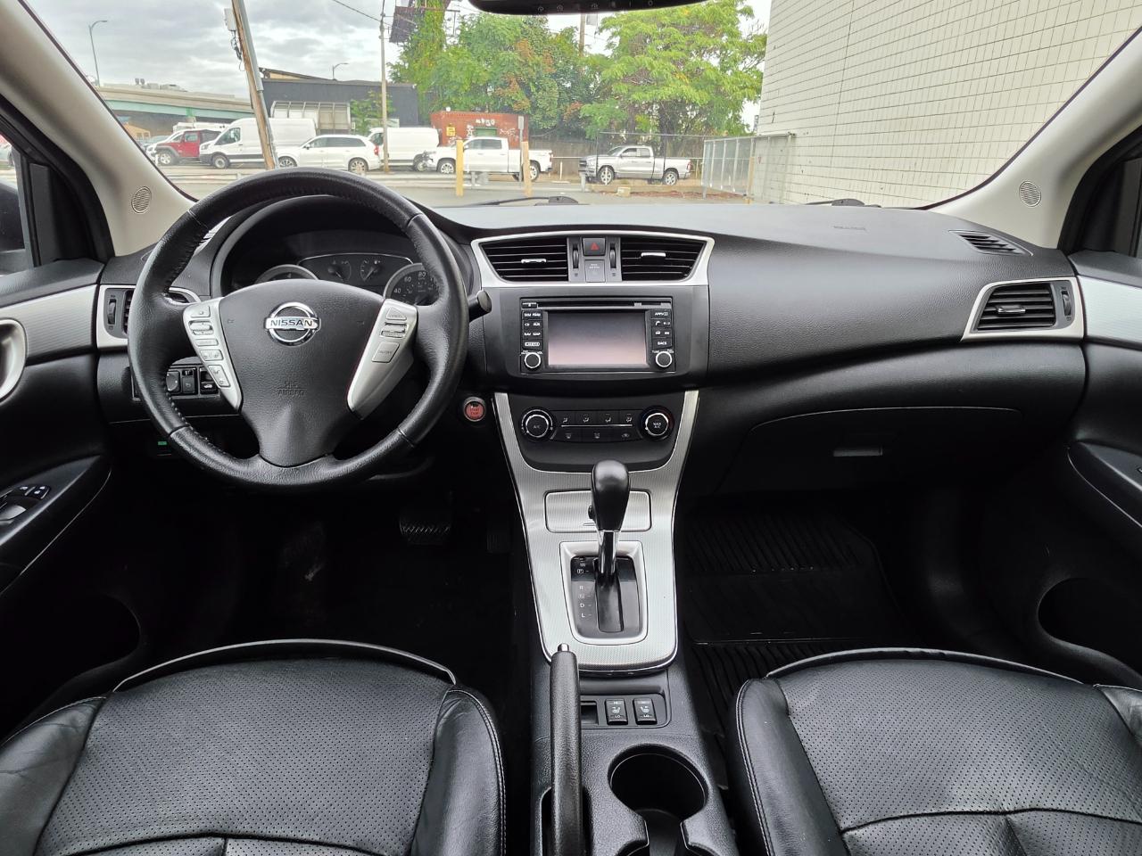 Nissan Sentra 4dr Sdn I4 CVT SR 2015