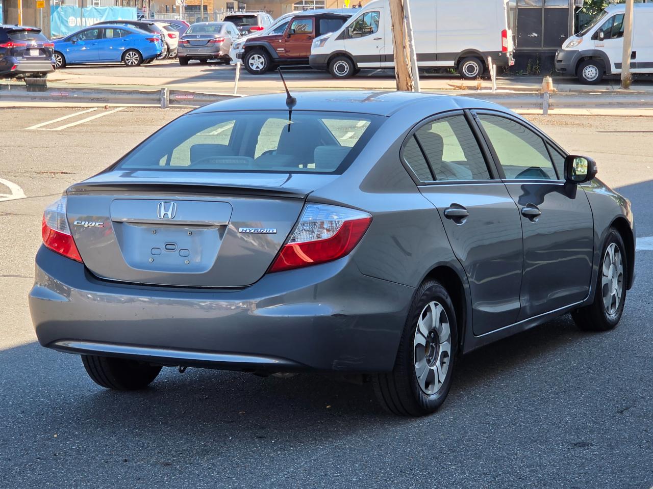 Honda Civic Hybrid 4dr Sdn L4 CVT 2012