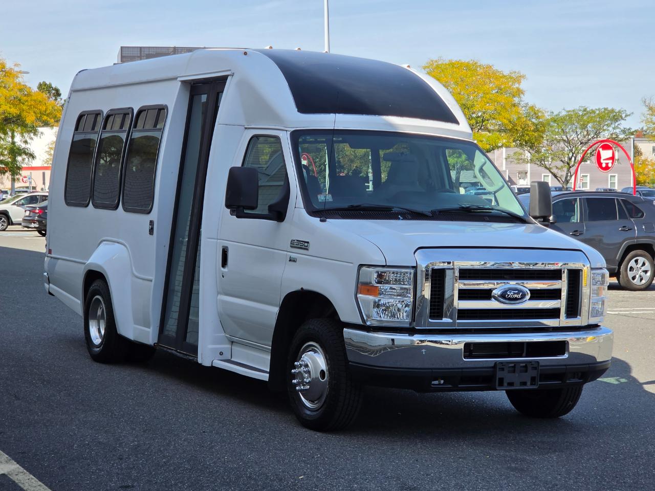 Ford E-Series Cutaway E-350 SRW 138" WB 2019