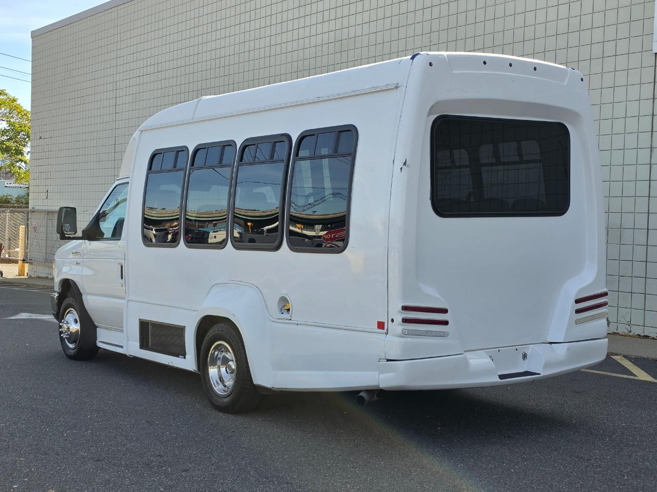 Ford E-Series Cutaway E-350 SRW 138" WB 2019