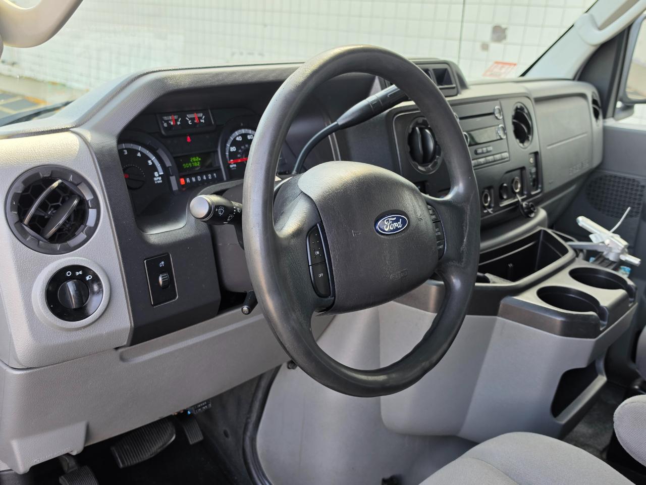 Ford E-Series Cutaway E-350 SRW 138" WB 2019