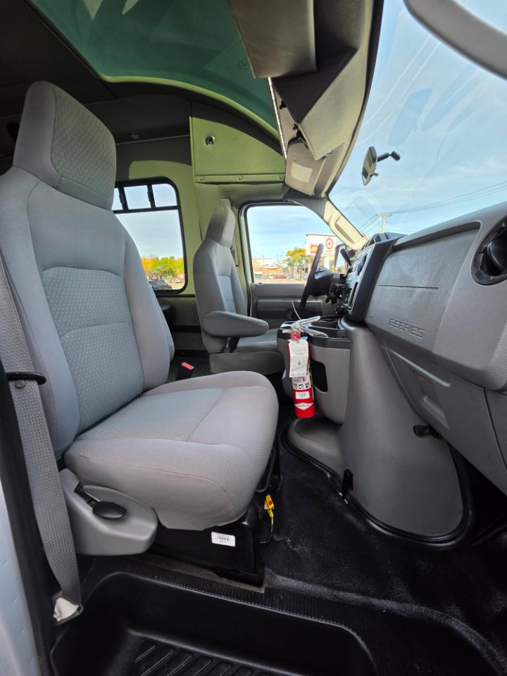 Ford E-Series Cutaway E-350 SRW 138" WB 2019