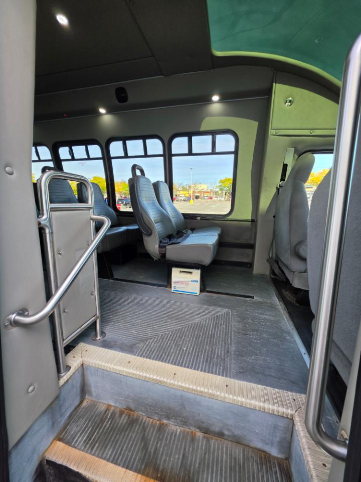Ford E-Series Cutaway E-350 SRW 138" WB 2019