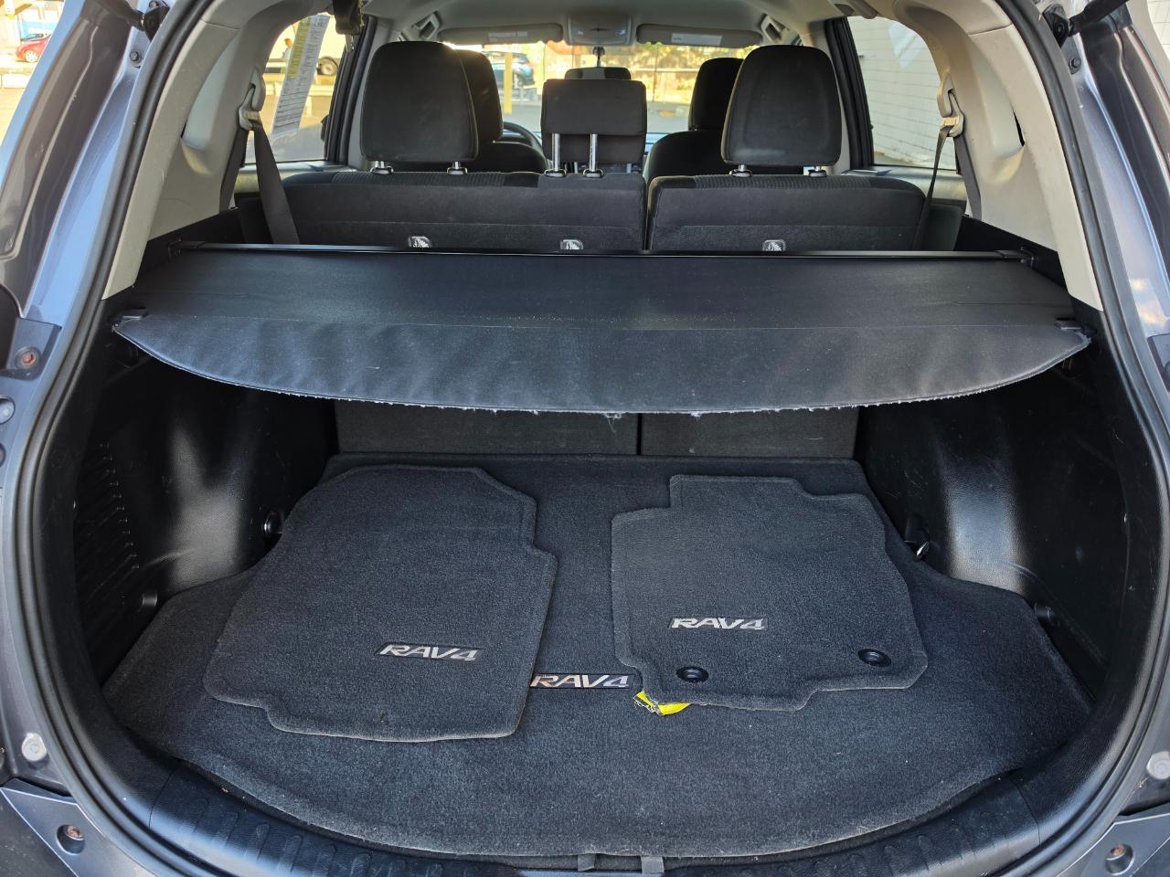 Toyota RAV4 AWD 4dr LE (Natl) 2016