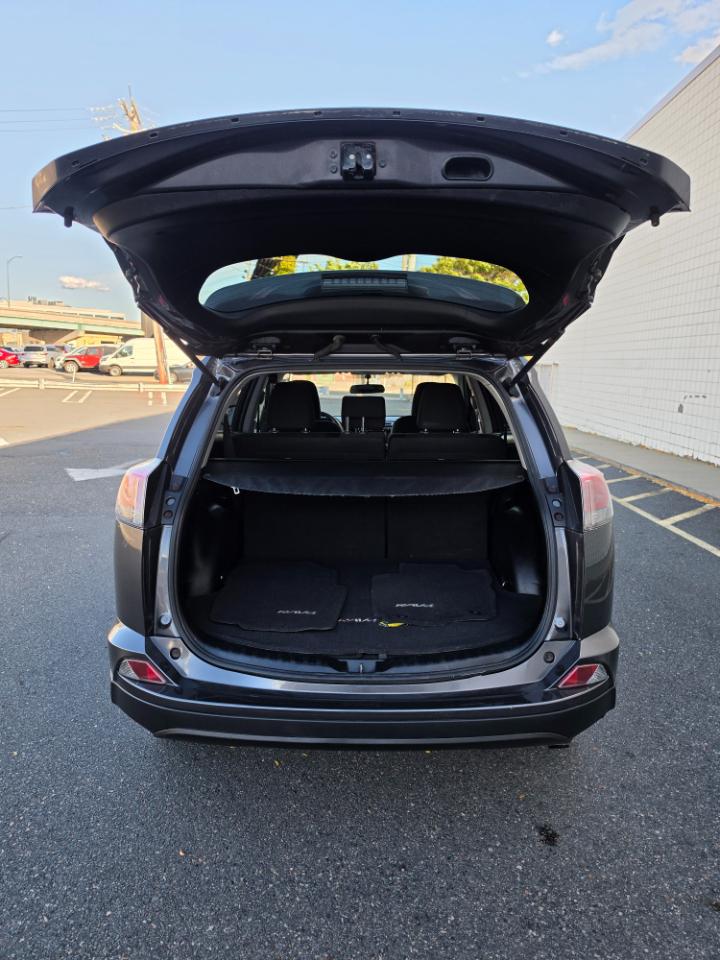 Toyota RAV4 AWD 4dr LE (Natl) 2016