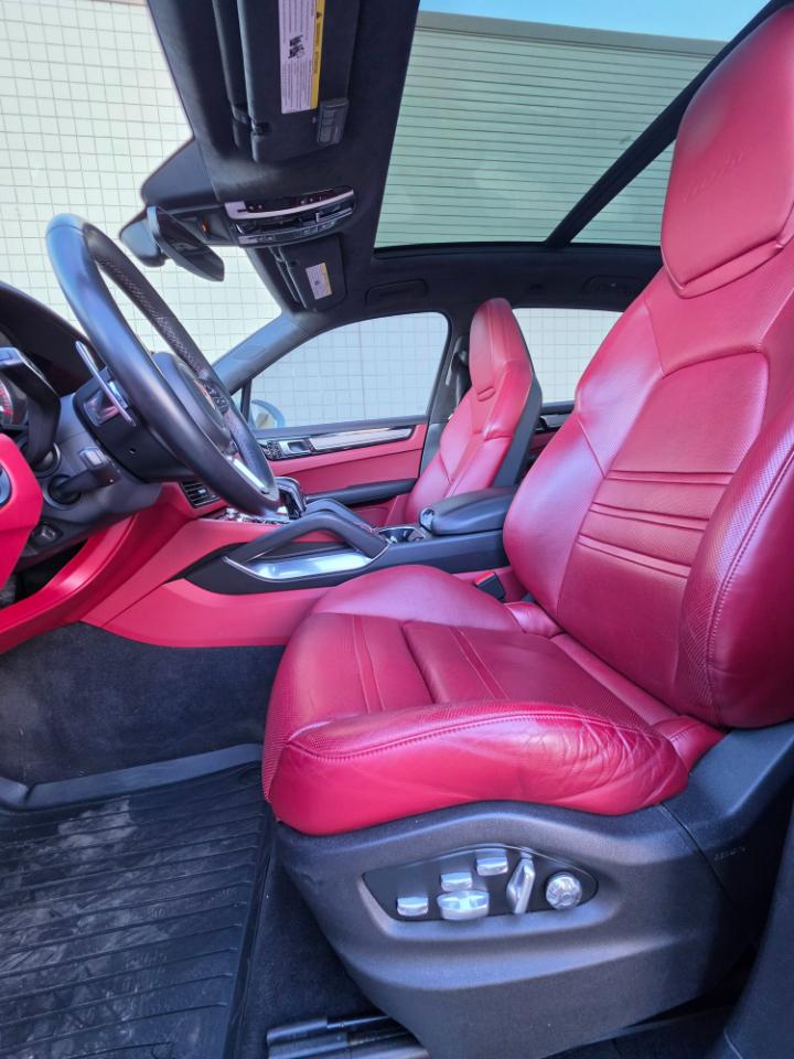 Porsche Cayenne Turbo AWD 2019