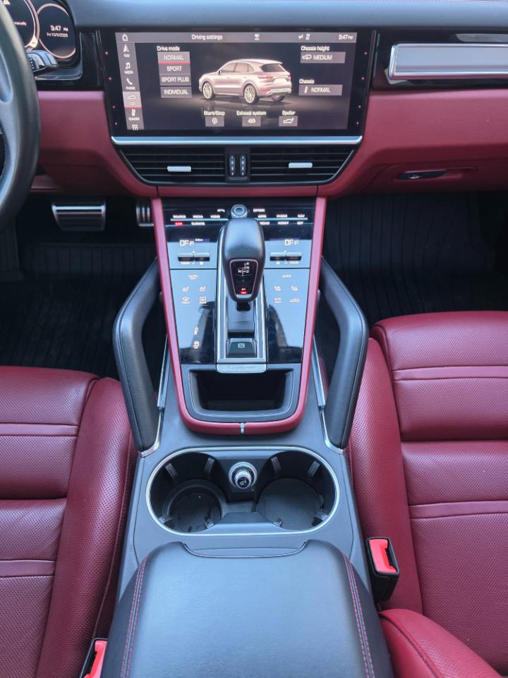 Porsche Cayenne Turbo AWD 2019