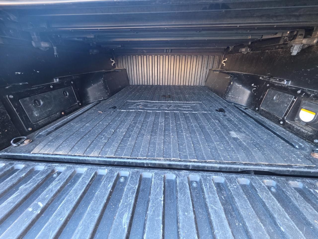 Toyota Tacoma TRD Off Road Double Cab 5' Bed V6 4x4 MT (Natl) 2018
