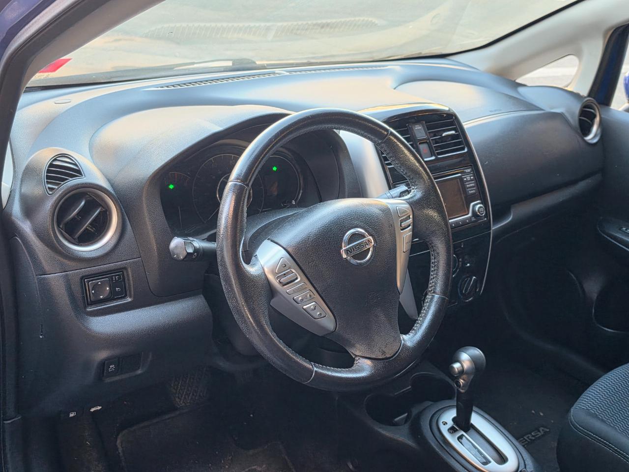 Nissan Versa Note SV CVT 2017