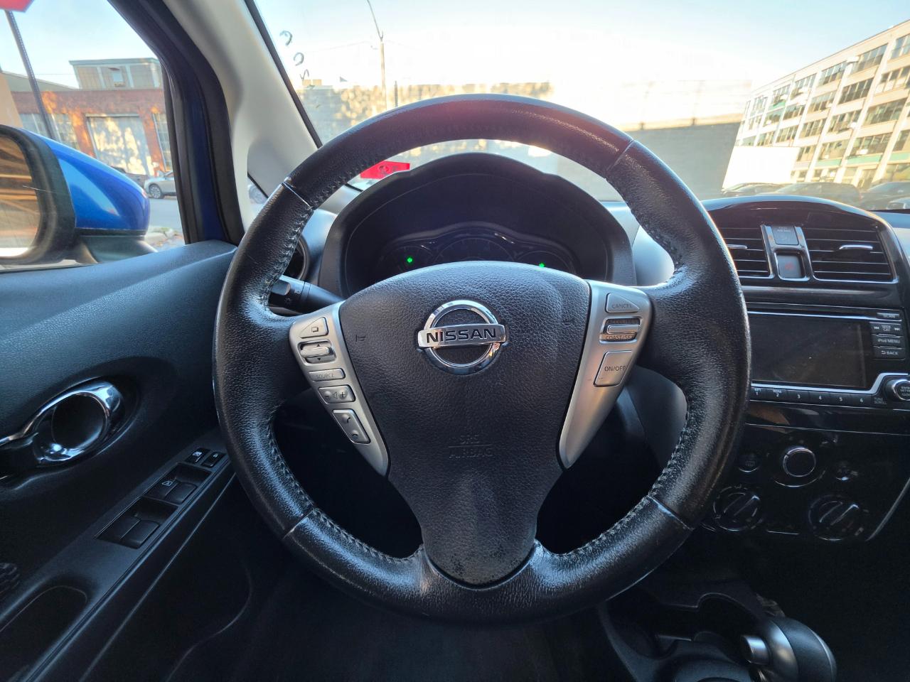 Nissan Versa Note SV CVT 2017